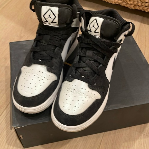 Air Jordan 1 Mid Diamond Pearl - Picture 2 of 4